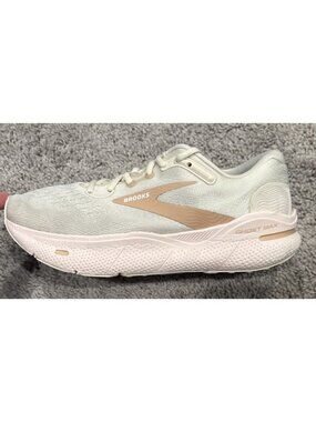 Brooks Ghost Max Womens Running Shoes Cream Peach Pink 1203951B135 Size 9.5 B